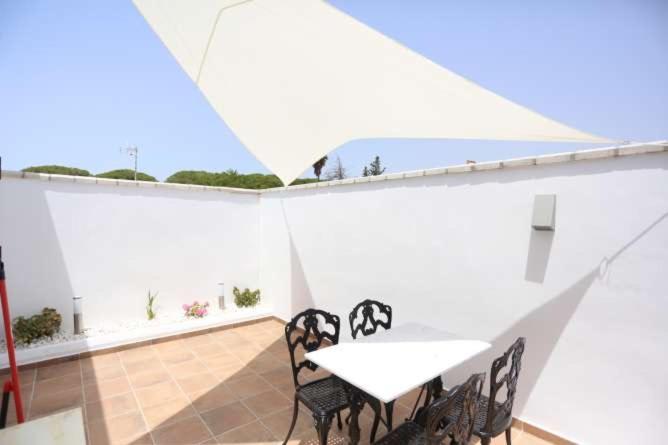 Apartamentos La Mar Sala Piscina Compartida Кониль-де-ла-Фронтера Экстерьер фото